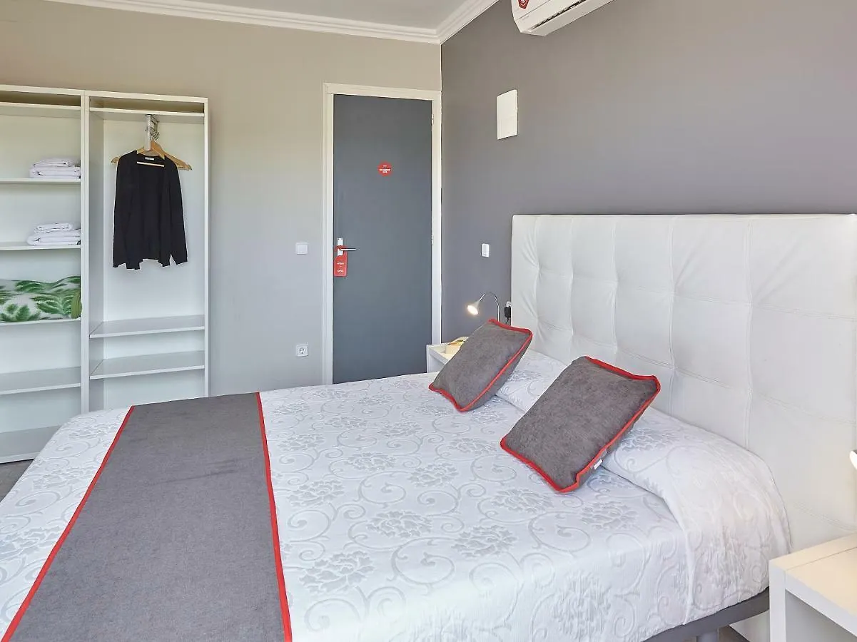 Hostal Mas Ferrer Cornellá de Terri スペイン