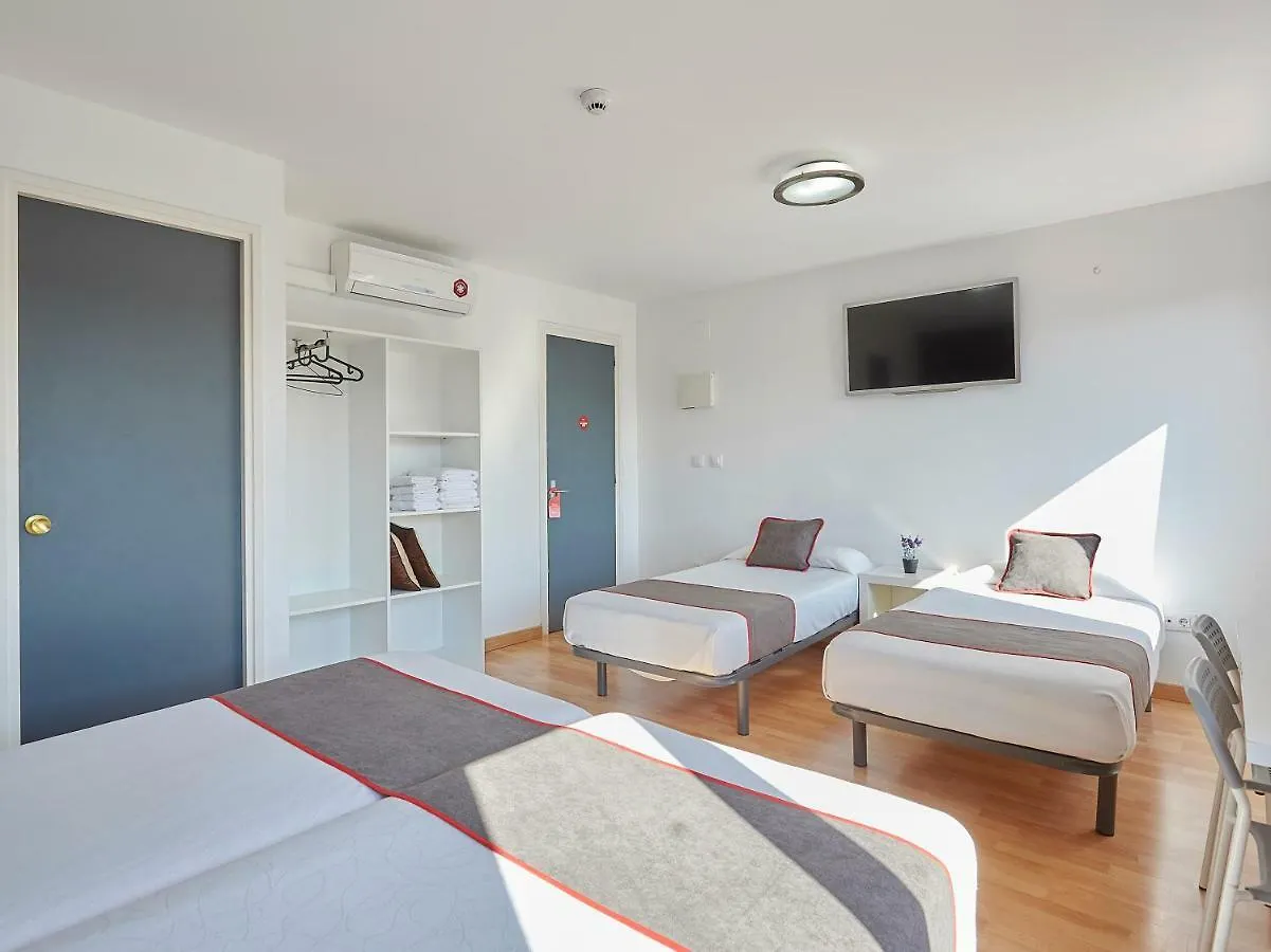 Guest house Hostal Mas Ferrer Cornella de Terri